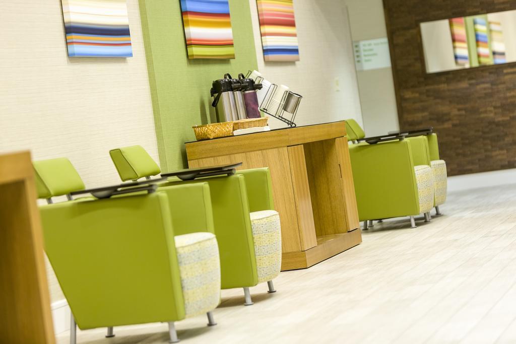 Holiday Inn Salem By Ihg Exterior foto